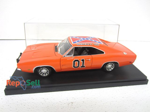 Lot 31-1249 - Dukes of Hazzard 1:18 scale General Lee 1969 Dodge Charger ERTL in case