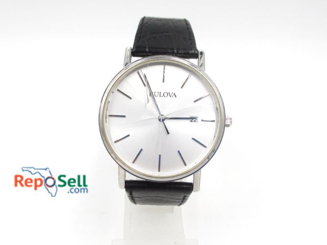 Lot 31-7004 - Bulova Watch 96B104 with New Battery - Crystal Cracked