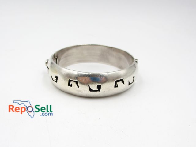 Lot 31-1001 - .925 Sterling Silver Taxco Bracelet - 57g total