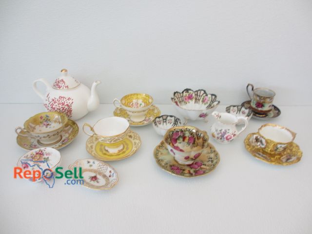 Lot 31-1377 - Vintage Tea Lot: Tea Pot, Tea Cups &amp; Saucers, Serving Dish w/Lid, (2) Small Sugar Bowls, etc. - ...