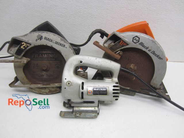 Lot 31-7539 - (3) Corded Black &amp; Decker Tools: 2 - Circular Saws, 1 - Jig Saw - All Power On