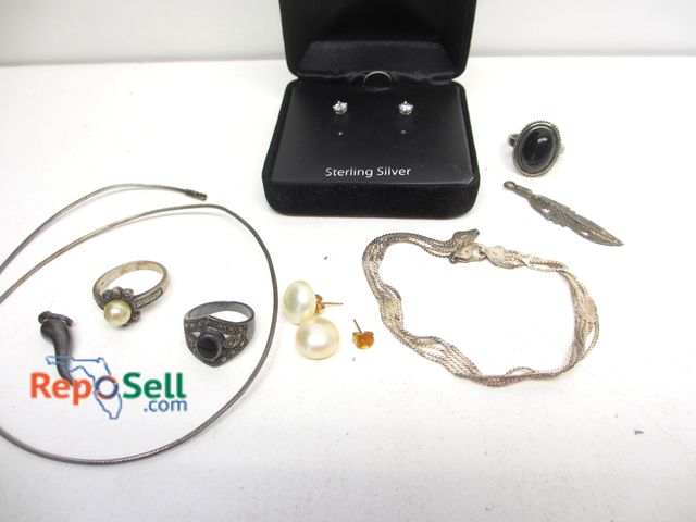 Lot 31-5014 - Jewelry Lot: (5) .925 Pieces 16.6g total, Pearl 14K Post Earrings (0.24g gold), (2) Costume