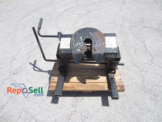 Lot 31-1074 - 5th Wheel Trailer Hitch Pro Series 20000