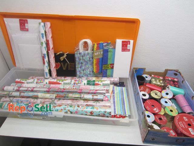 Lot 31-7316 - Lot Of New Gift Wrapping Supplies