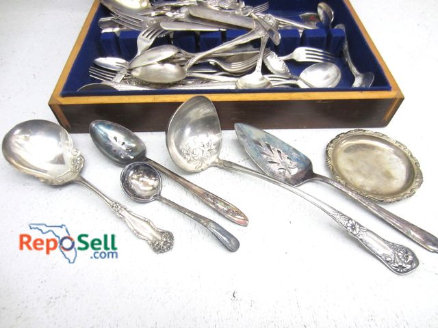 Lot 31-6061 - Rodgers Silverplate Flatware Set