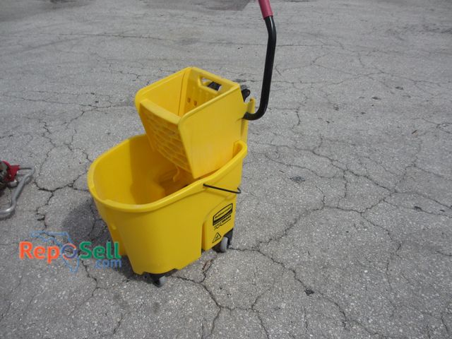 Lot 31-9212 - Rubbermaid Mop Bucket Only