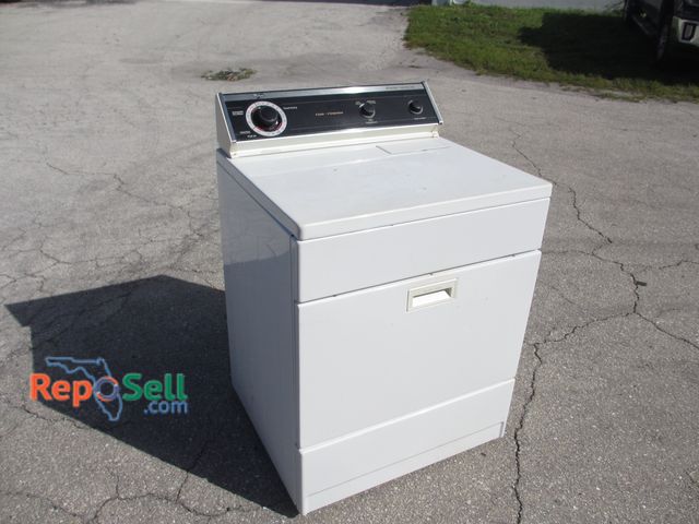 Lot 31-5588 - Whirlpool 6 Cycle Dryer Model LER6634BW1 - Powers On/Heats - 42.5"H x 29W x 25.5D