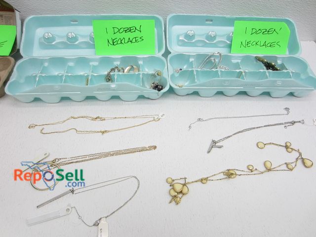 Lot 31-3045 - (40+) Necklaces &amp; Chains - New and Preowned