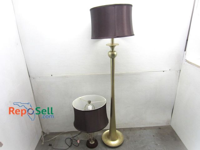 Lot 31-5040 - (2) Lamps With Shades, Both Power On