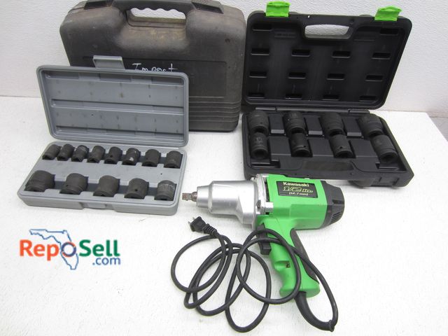 Lot 31-6074 - Kawasaki Impact 1/2" Wrench w/Case, SAE &amp; 3/4" Sockets