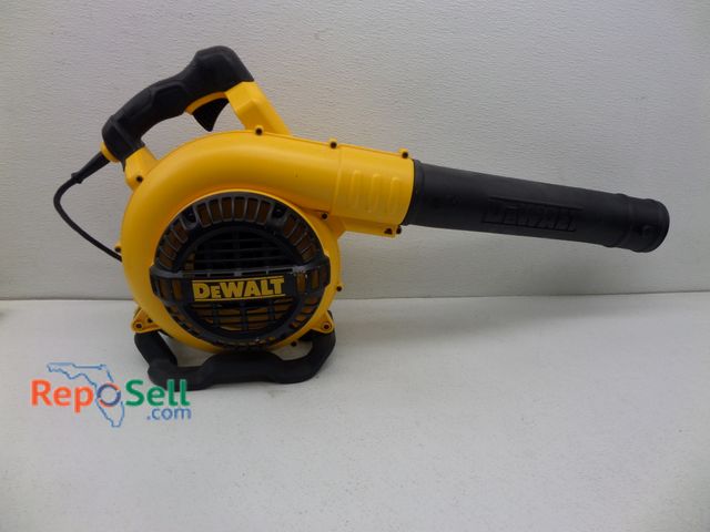 Lot 31-5444 - Dewalt Electric Leaf Blower 2017 30-58, Powered On