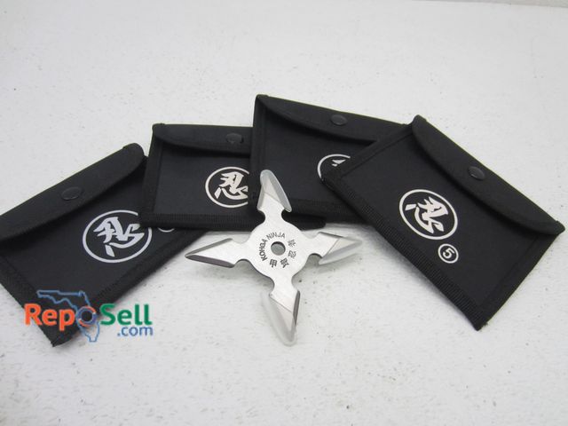 Lot 31-5302 - (4) New Throwing Stars