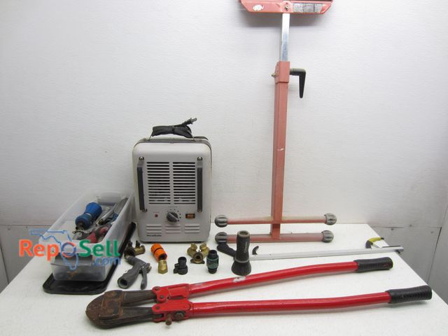 Lot 31-6081 - Tool Lot: 36" Bolt Cutters, Roller Stand, Hose Fittings, Heater (powers on)