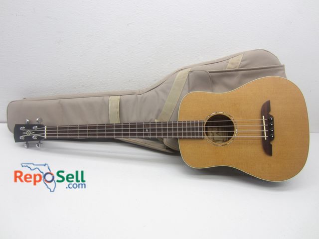 Lot 31-9205 - Alvarez Acoustic Base #MSB1 w/Case