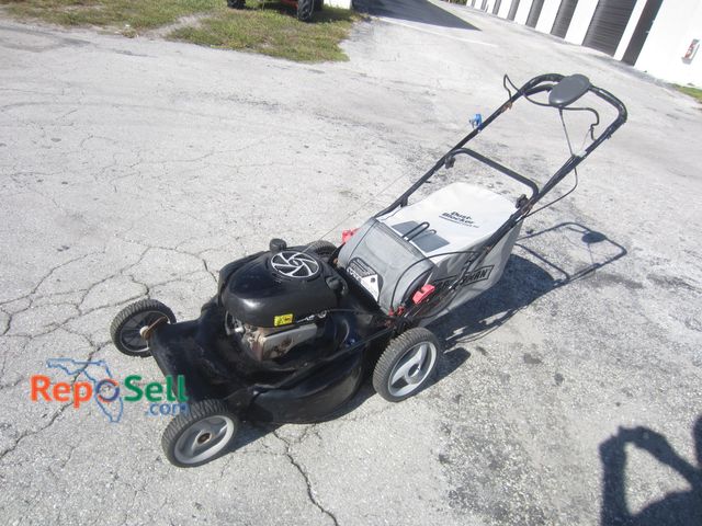 Lot 31-8441 - Craftsman Self Propelled Mower - Ran when tested
