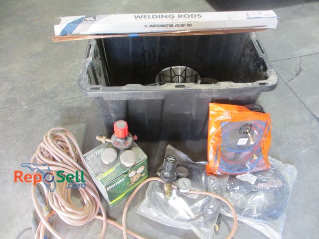 Lot 31-8336 - Welding Tool Lot: (2) Victor Gauges Acetyline &amp; Oxygen, (2) Cable Kits, etc.