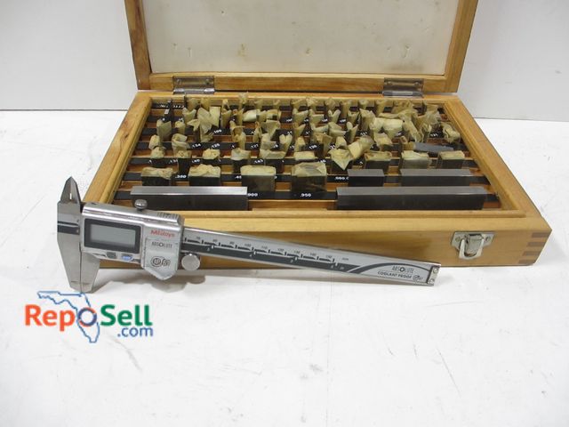 Lot 31-8145 - Metal Machinist Gauge Set in Wood Box .050-.7 and Mitutoyo Absolute Caliber 1P67