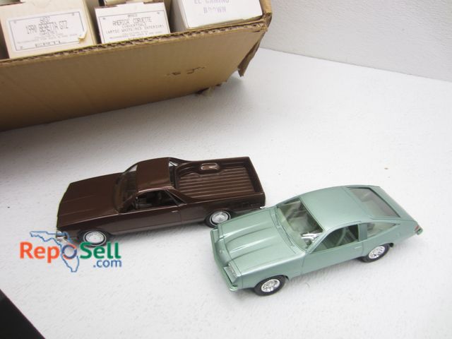 Lot 31-1235 - (33) Collectible Cars, Some AMT ERTL
