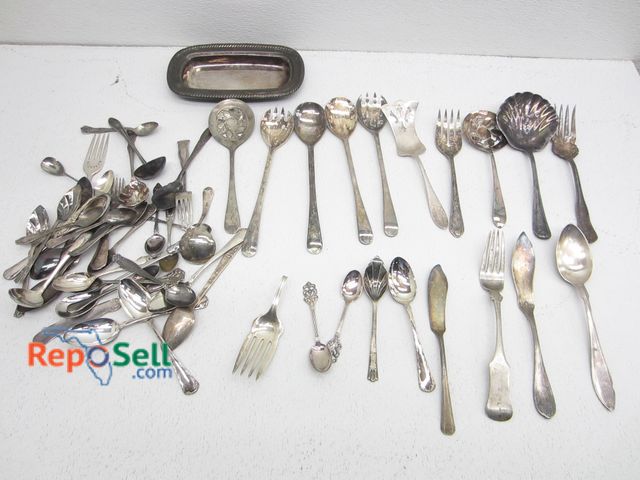 Lot 31-2151 - 3 lb 13 oz Silver Plated Flatware