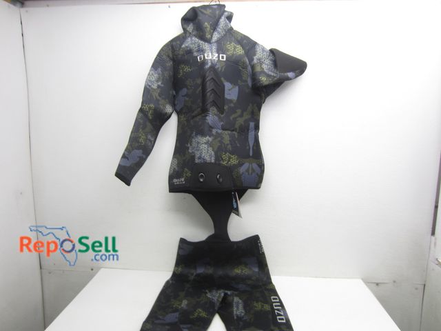 Lot 31-4266 - New OUZO Spearfishing Wetsuit - Size XL, 5mm