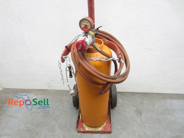 Lot 31-2251 - Acetylene Torch Kit w/ Tank w/Gas; Tested OK