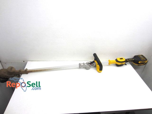 Lot 31-9403 - DeWalt 20v DCST922 String Weed Trimmer w/ 6AH 60V Battery Included, Tested Powers On