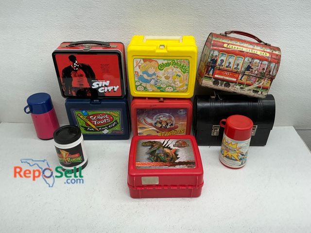 Lot 31-1410 - Eight lunchboxes, including metal and plastic designs, along with varied thermoses. Themes include S...