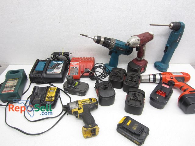 Lot 31-3509 - Misc. Power Tool Lot: Batteries, Chargers, Tools, etc. - Some Makita
