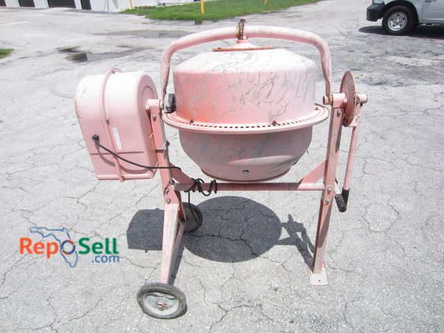 Lot 31-3460 - Portable Concrete Mixer - Powers On