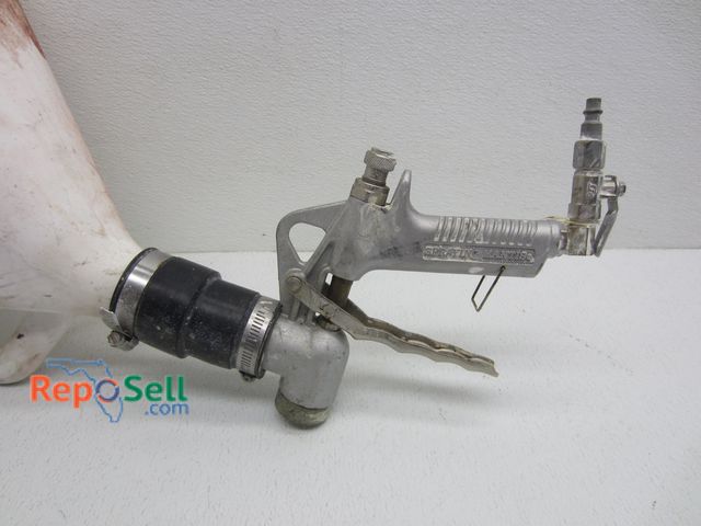 Lot 31-9071 - Pneumatic Spraying Mantis Stucco/Paint Sprayer With Hopper