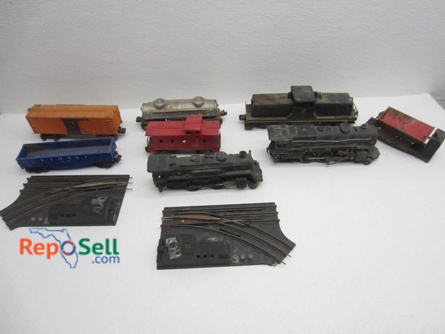 Lot 31-6379 - Train Lot Most Lionel: (2) Engines, Switches, Cars, etc.