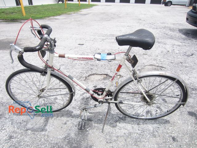 Lot 31-2339 - Vintage Huffy 12 Le Grande 12 Speed Bicycle