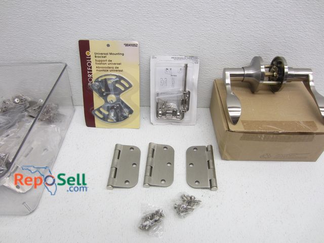 Lot 31-8423 - Hardware Lot, All Appear New: Door Hinges With Screws, Mounting Bracket, Door Handle etc