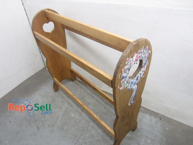Lot 31-7244 - Quilt Stand, 35"L x 32"H