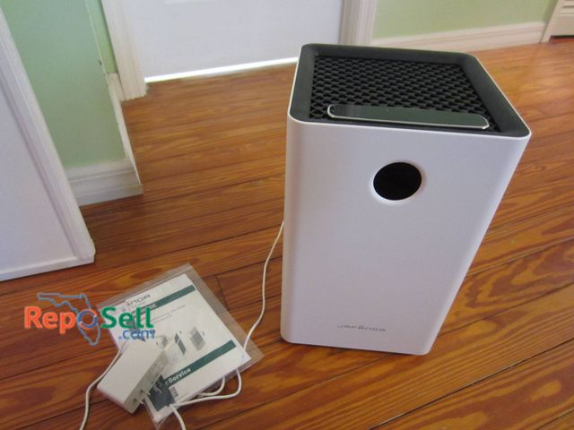 Lot 31-9100 - Jafanda JF260 Air Purifier Including Power Cord And User Manual â€“ Power On