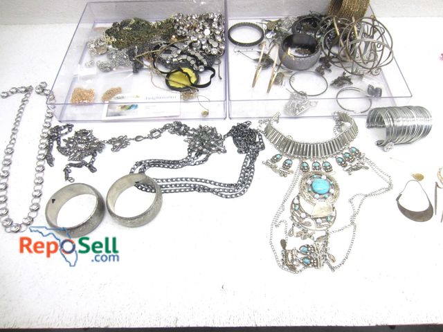 Lot 31-6053 - Lot Of Costume Jewelry