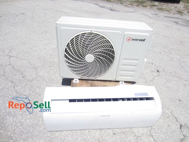 Lot 31-1350 - Everwell 12,000 BTU Mini Split AC System not tested. Please inspect.