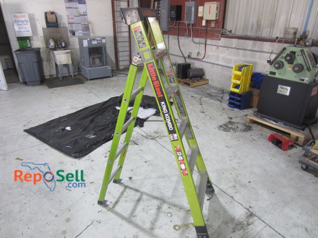 Lot 31-8041 - Little Giant King Kombo Fiberglass Ladder