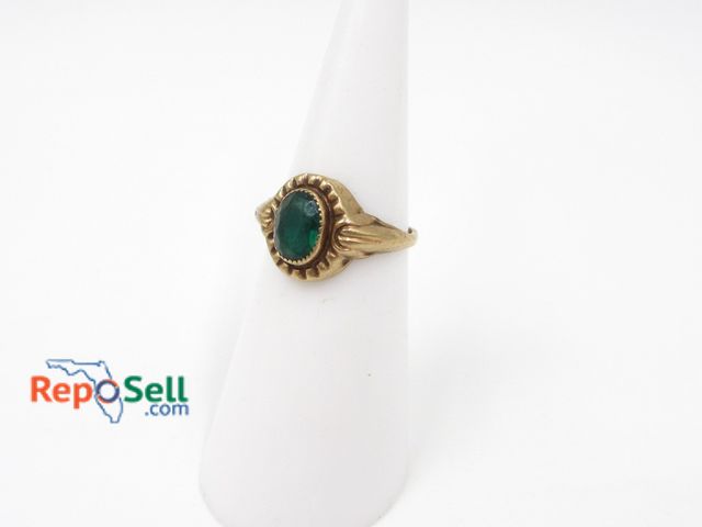 Lot 31-9016 - 10K Yellow Gold Ring with Green Glass Center Size 4 - 1.32g total