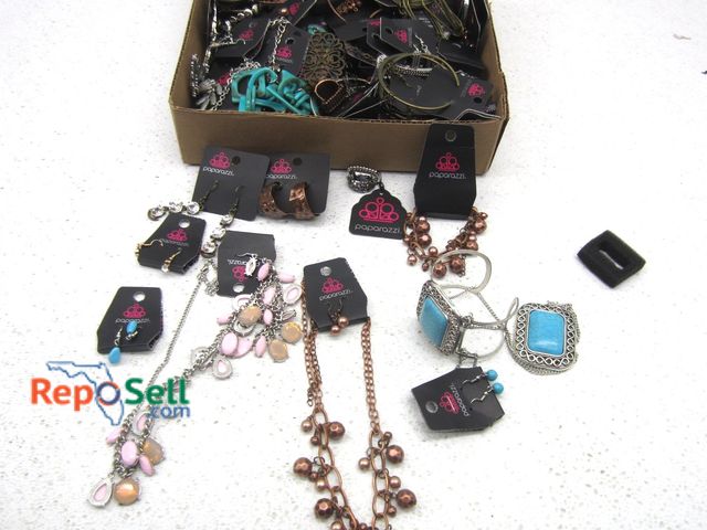 Lot 31-9296 - New Paparazzi Jewelry