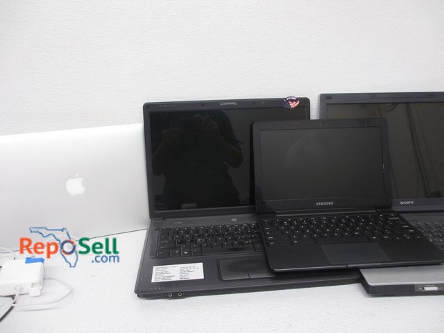 Lot 31-8683 - (4) Laptops: Mac Book Air Model A1466 w/Cord (powers on/locked), (3) for parts/repair
