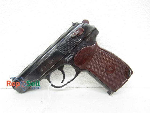 Lot 31-6408 - Makarov Semi-auto pistol with one magazine 9x18mm