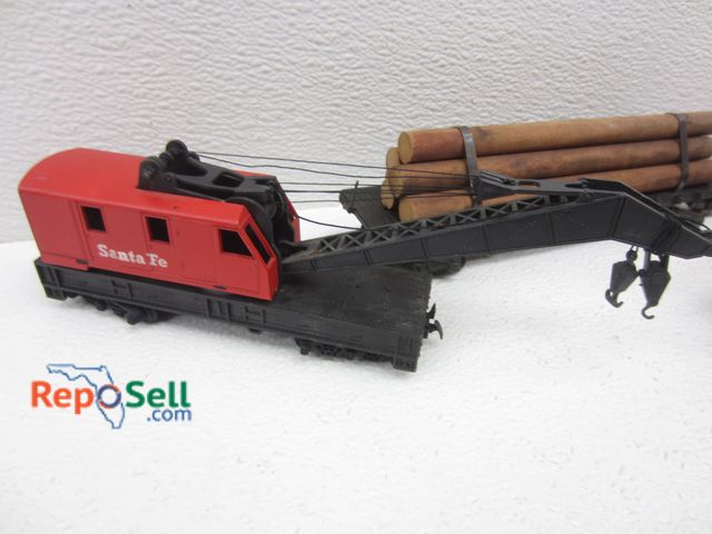 Lot 31-5179 - Lot of Trains: Santa Fe, Heinz, New Haven, etc.