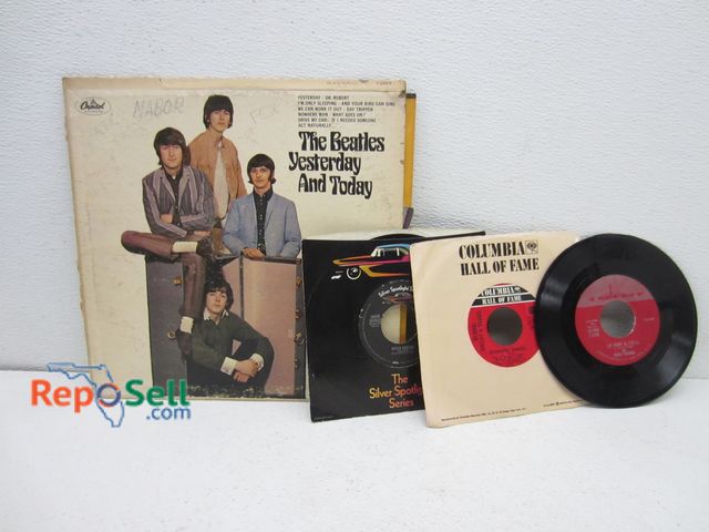 Lot 31-6190 - Lot of Vintage Albums - Beatles, Spotlight, Spinning Wheel, Etc.