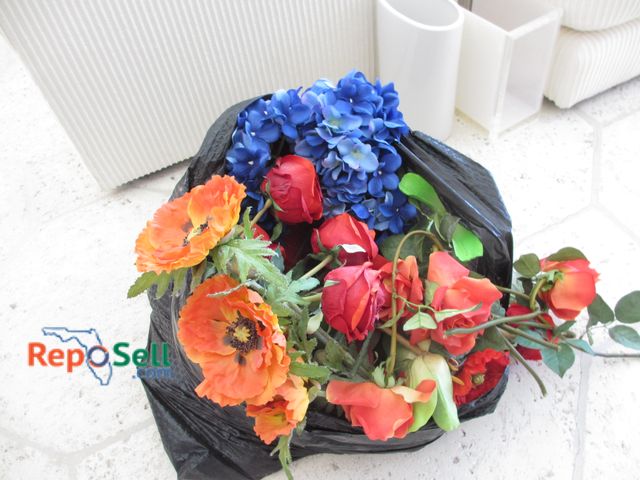 Lot 31-1485 - Bag Of Faux Flowers, Assorted Colors And Styles