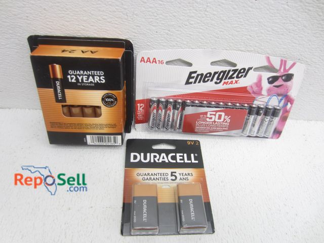 Lot 31-7134 - Duracell &amp; Energizer Batteries: (2) 9V, 2021, (24) AA, 2024, (16) AAA, 2023