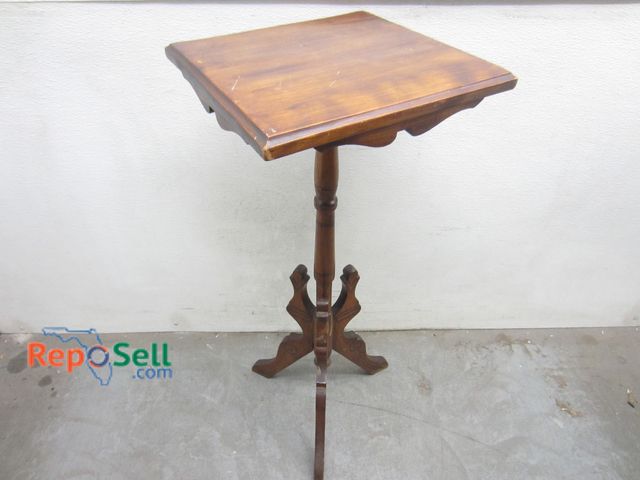 Lot 31-1152 - Small Vintage Table 32"H x 13" D