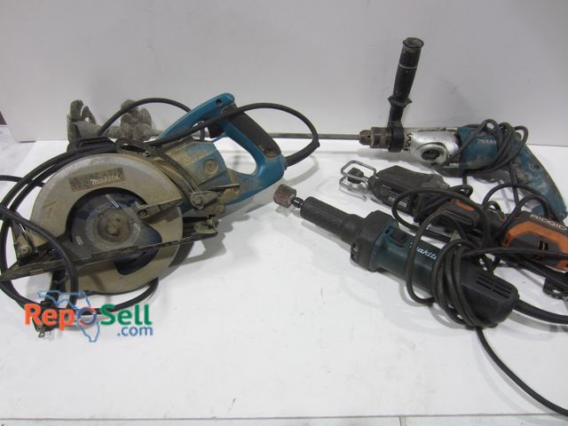 Lot 31-8104 - Tool Lot All Power On : Job Max, Angle Grinder, Buffer, Worm Drive