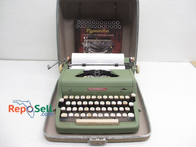Lot 31-9123 - Antique Royal Typewriter in Case (works) and Typewriter Book