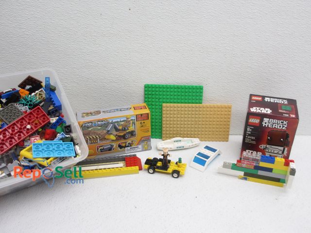 Lot 31-1356 - Lot of Legos - New and Used